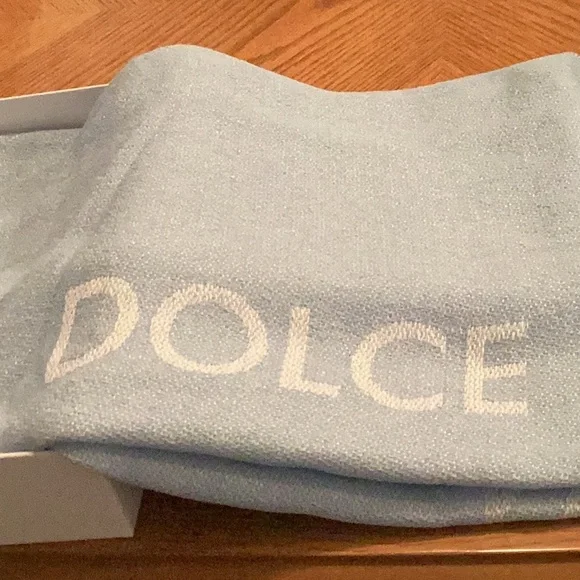 Dolce & Gabbana Light Blue Beach towel NEW in Box - Picture 2 of 5